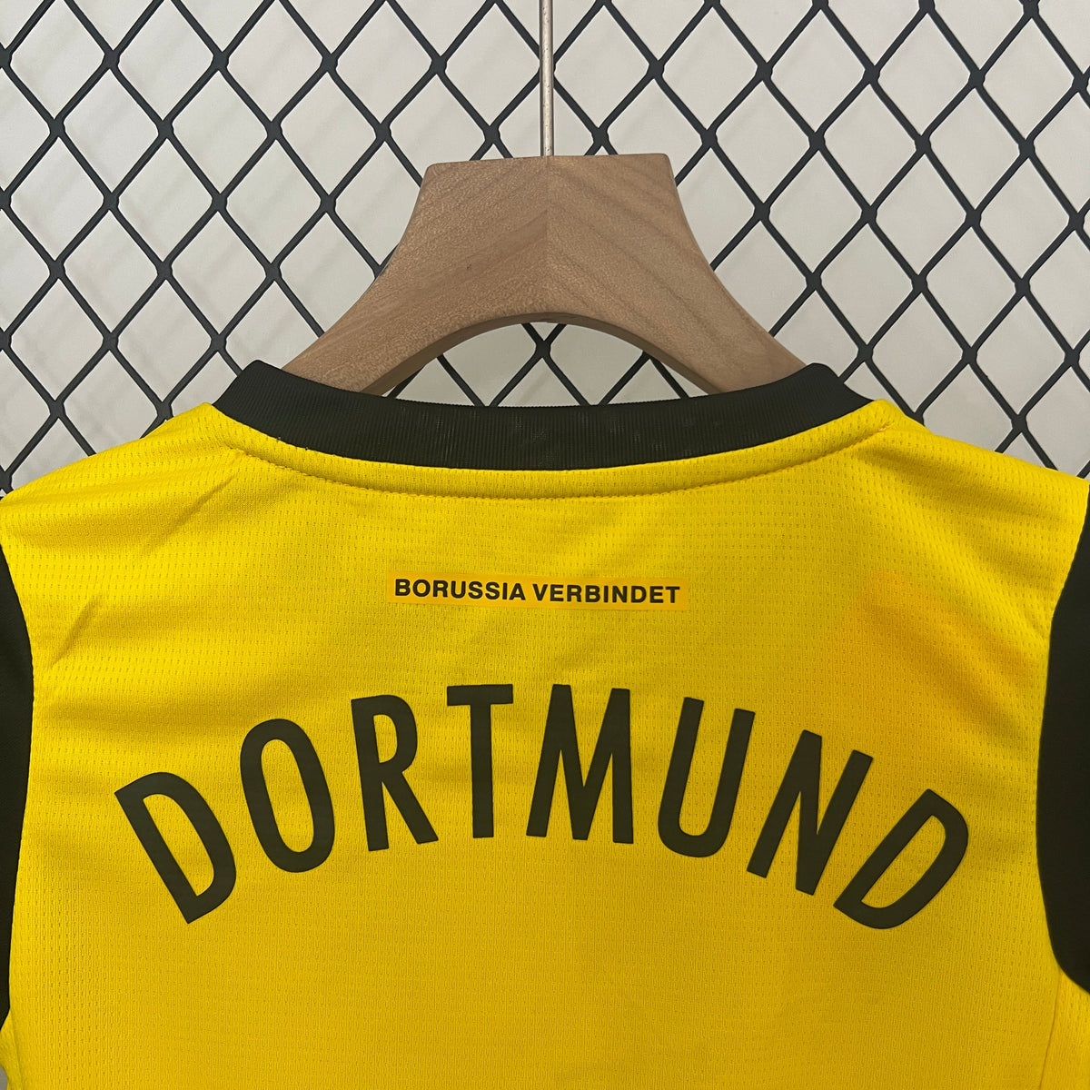 24/25 Kids Dortmund Home Kit