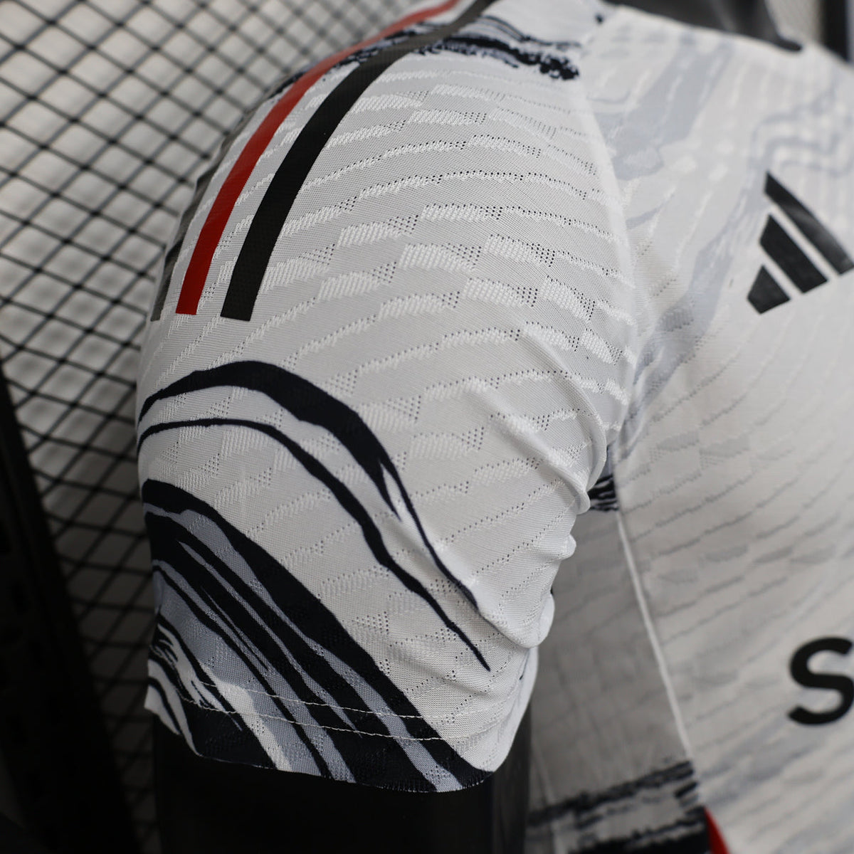 Manchester United “Silver Streak” Special Kit